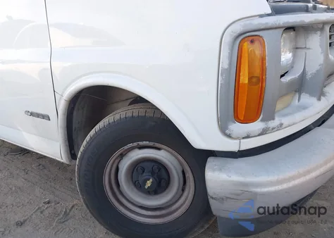 2001 Chevrolet Express from USA, damaged, VIN 1GCEG15M211145927